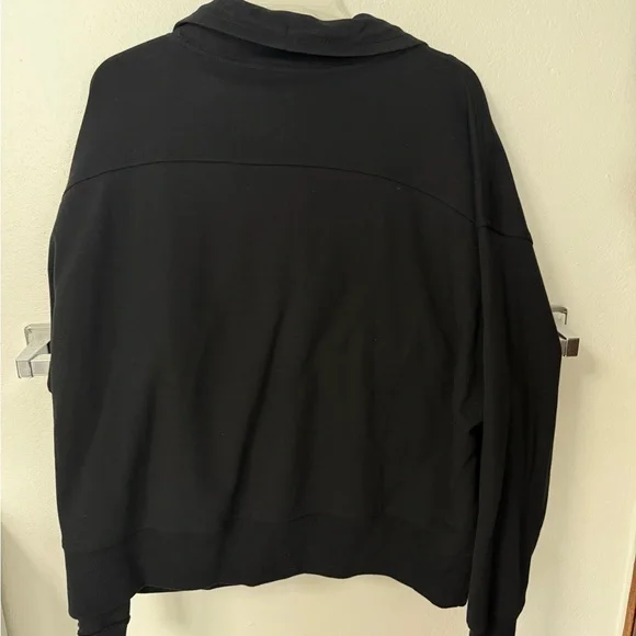 Old Navy Dynamic Fleece Pullover Activewear - Picture 3 of 3